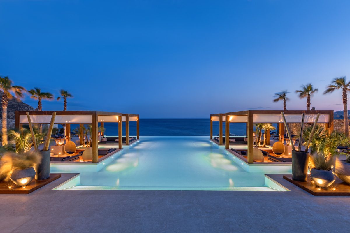 Oasis_Pool_Lounge_Santa_Marina_evening